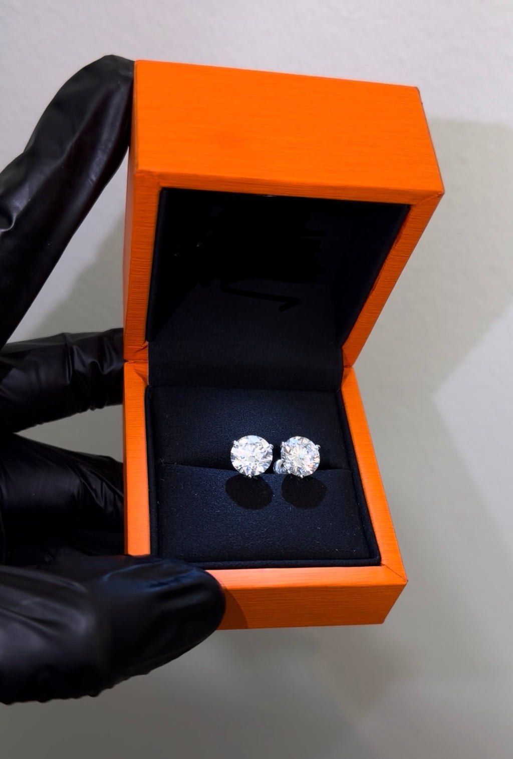 6 Carat Round Earrings, VVS2-F IGI 14k Gold